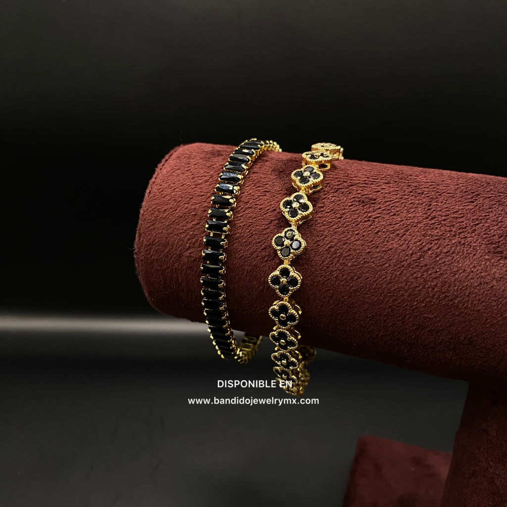 Duo Baguette + Trebol Negro Oro Laminado 18k