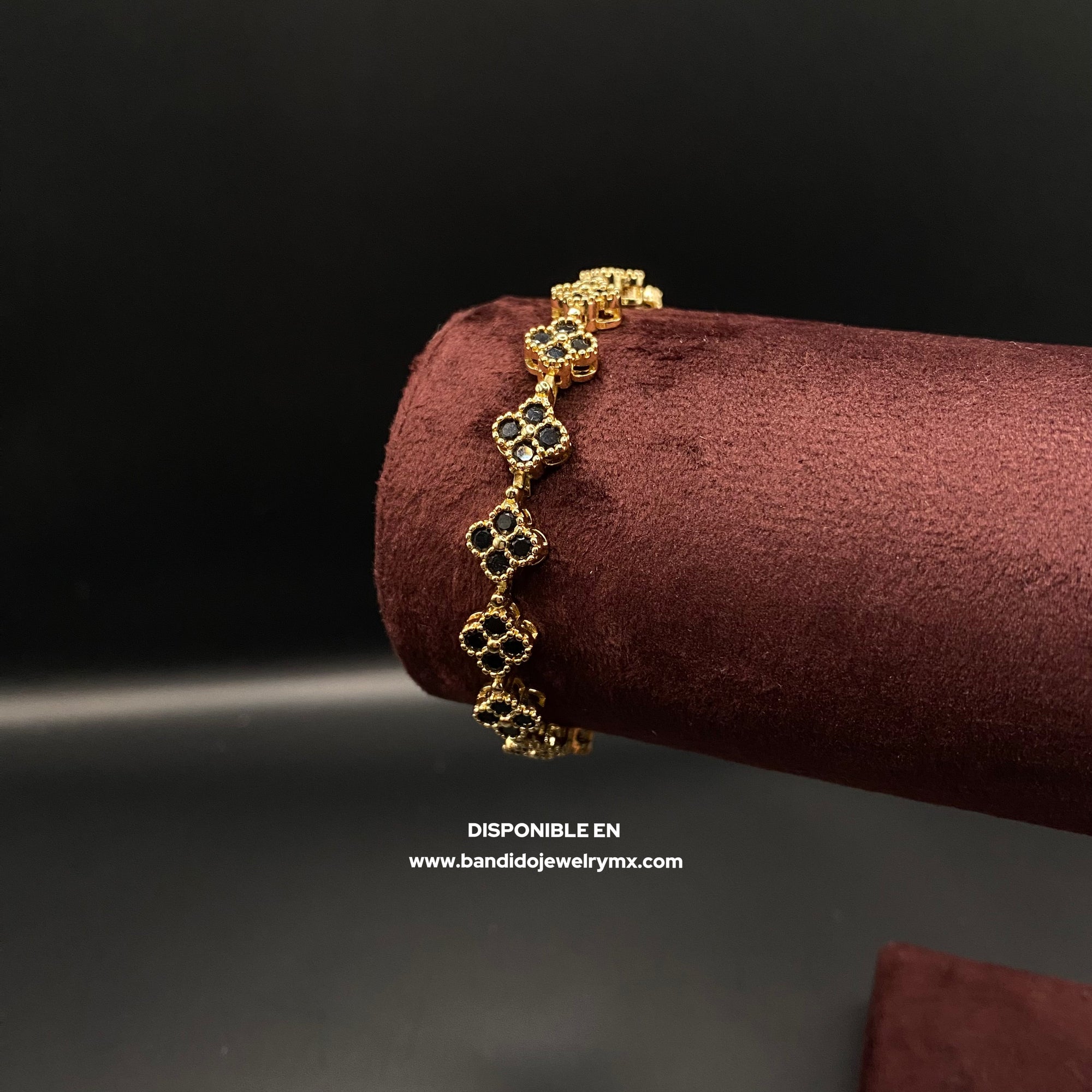 Trebol Negro Oro Laminado 18k