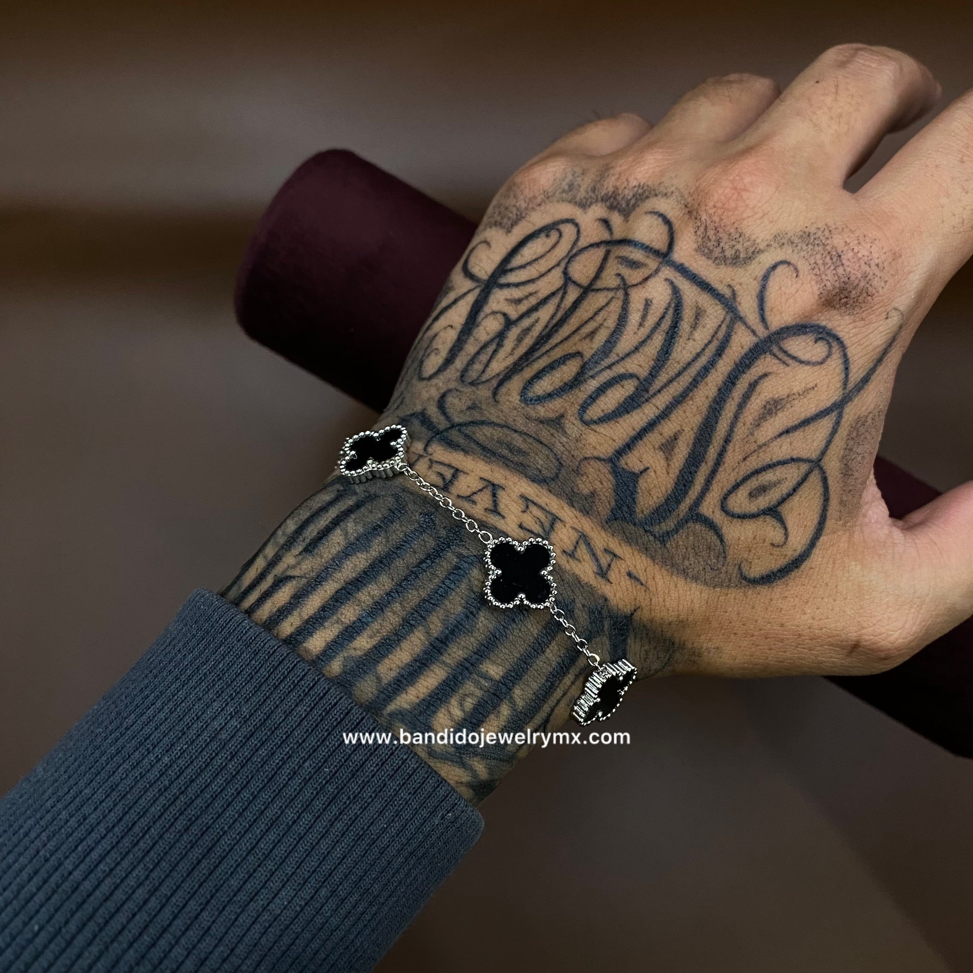 VC Negro Chapado en Plata