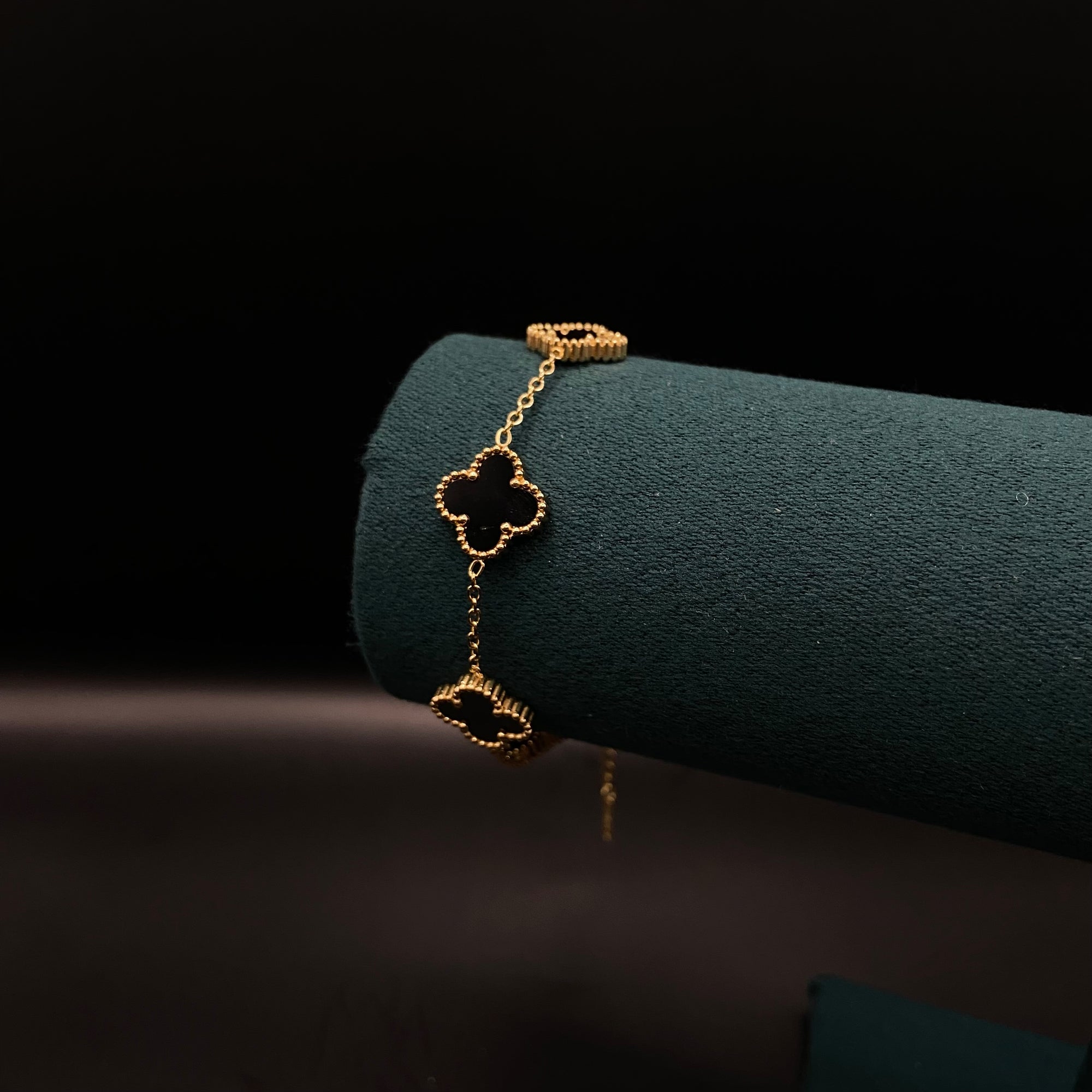 Trebol Negro Oro Laminado 18k
